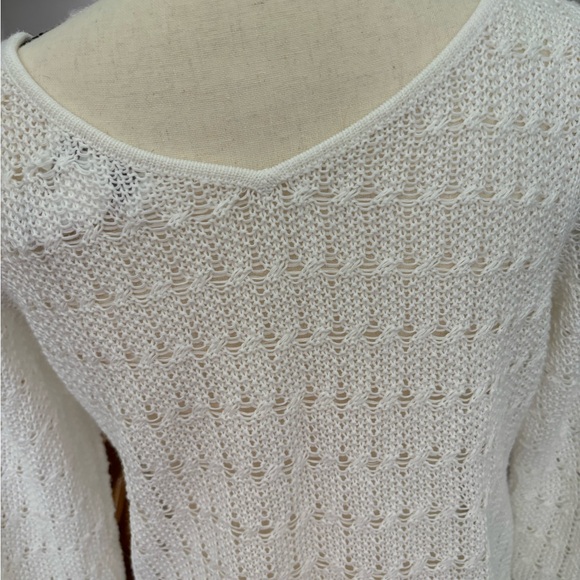 NWOT beautiful sweater - Picture 3 of 4